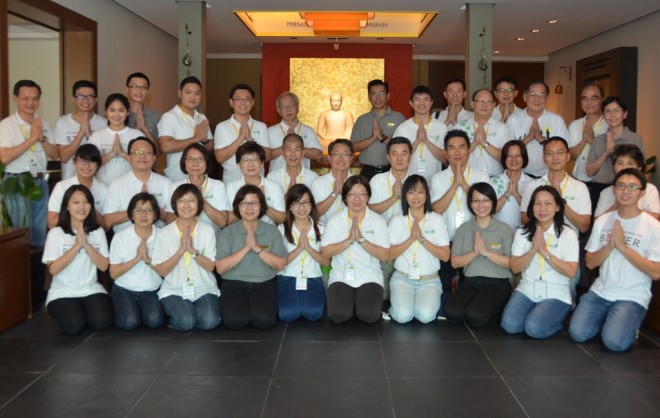 Group photograph of Buddhist Fellowship Singapore members and Nalandians.