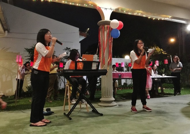 Talented Nalanda students sing for the crowd.