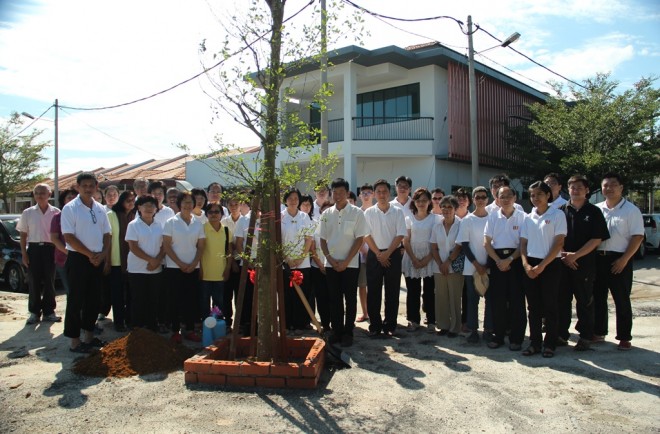 Nalanda members and devotees gathered at NEO Centre Sungai Petani.