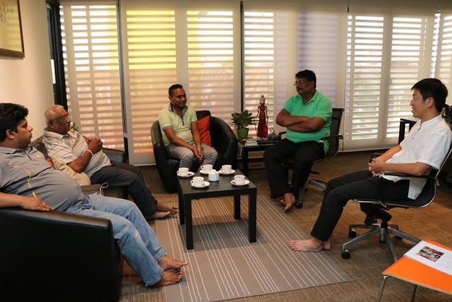 The Sri Lankan temple officers having discussion with Bro Tan.