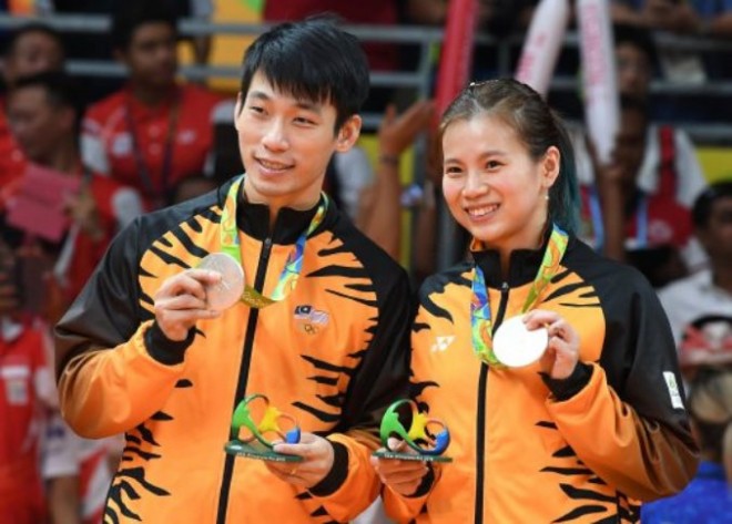 Silver medalist in Mixed doubles badminton – Chan Peng Soon and Goh Liu Ying.