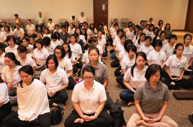 Devotees gathered at Nalanda Centre on Sunday 8 January to participate in the New Year Pūja. 