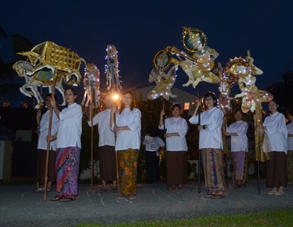 The ‘green’ Buddhist Heritage Procession with hand-made paraphernalia and traditional costumes is a unique Nalandian tradition and an inspiring experience for the participants.