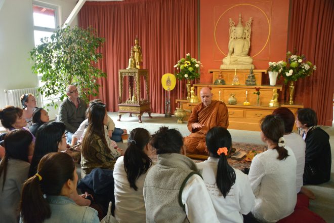 Ajahn Jayasaro teaching Dhamma to lay people.