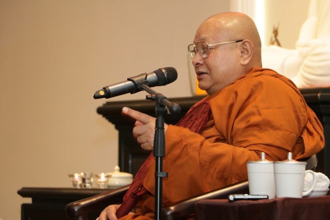 Sayadaw Nyanapurnik spoke about the five factors necessary for attaining jhana at the Dhamma talk.