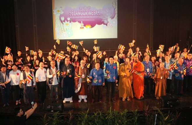 The celebration saw a wonderful gathering of Selangor Buddhist community leaders and activists.